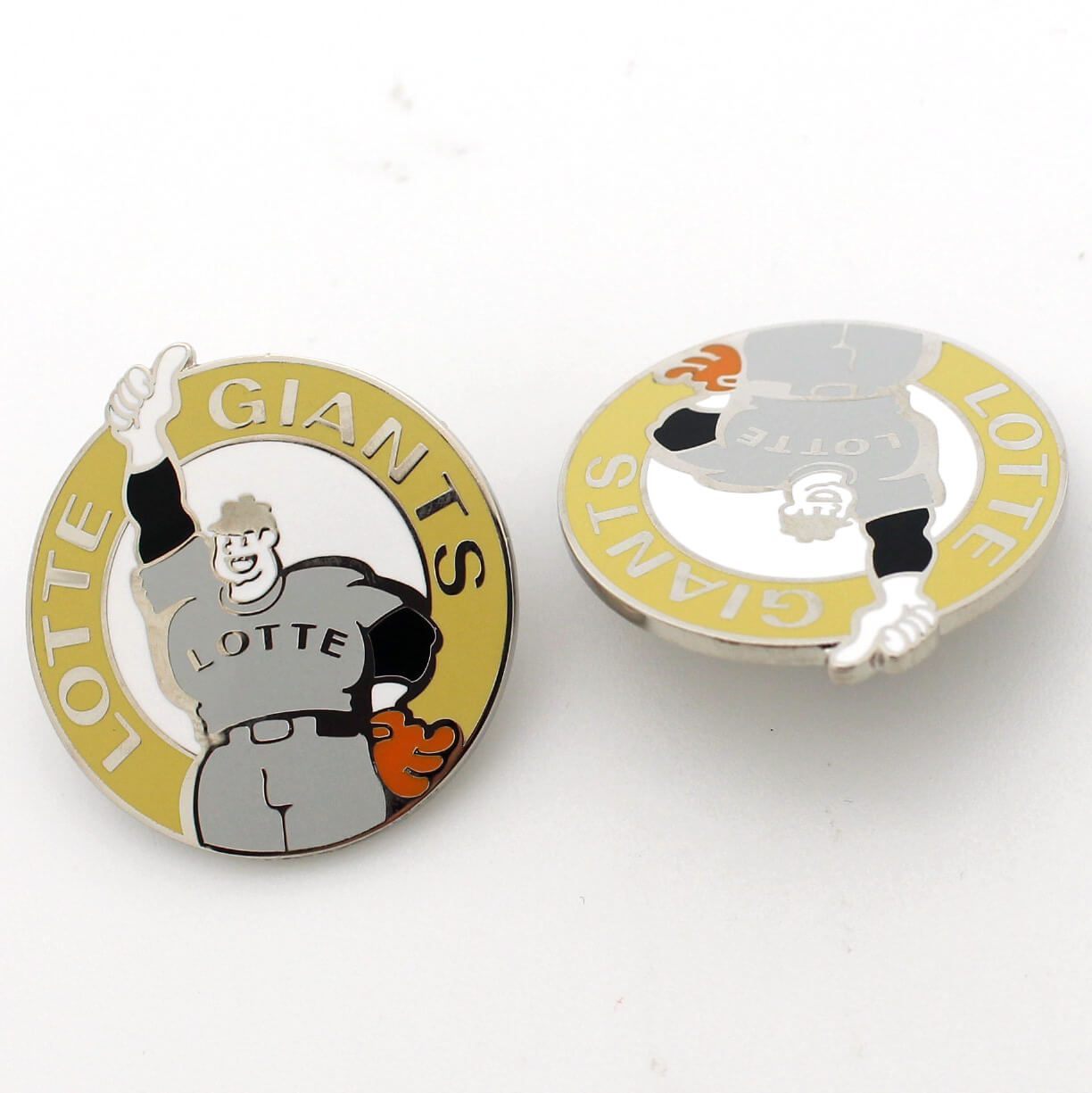 Wholesale Cartoon Badge with Butterfly Clasp Chinese Zodiac Badge Pin 