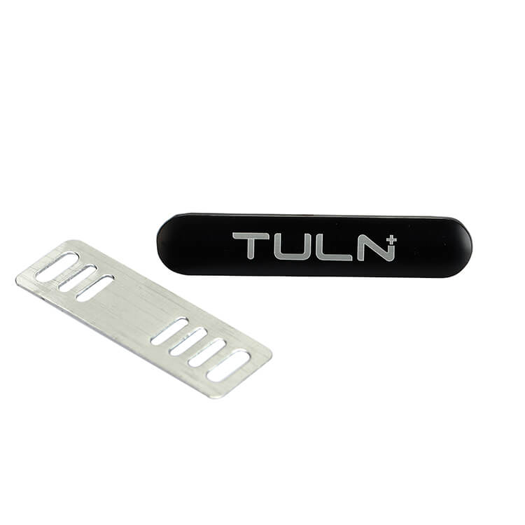 Free Sample Oem and Odm Custom Metal Bag Logos for Clothing