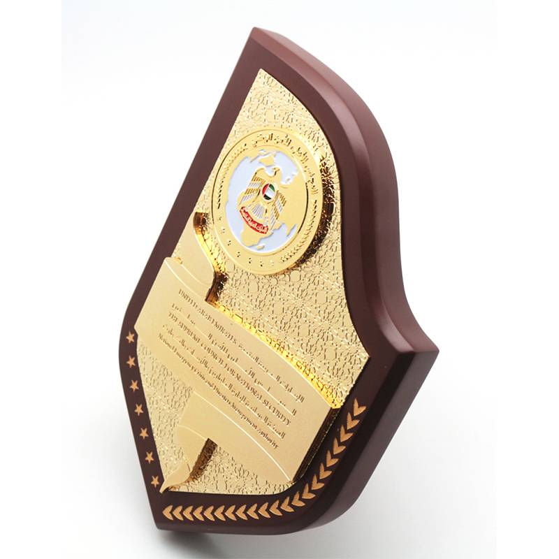 Customized Zinc Alloy Wooden Plaque Shield Metal Awards Trophy Souvenir