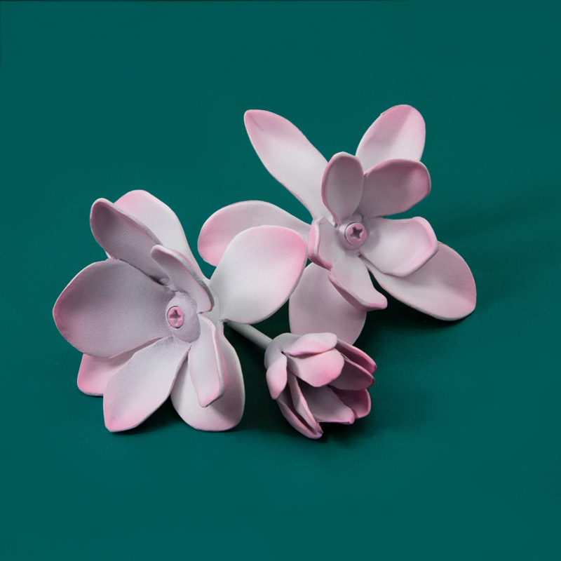 Custom High Quality Alloy Metal Crafts Pink Metal Flower Decoration for Party