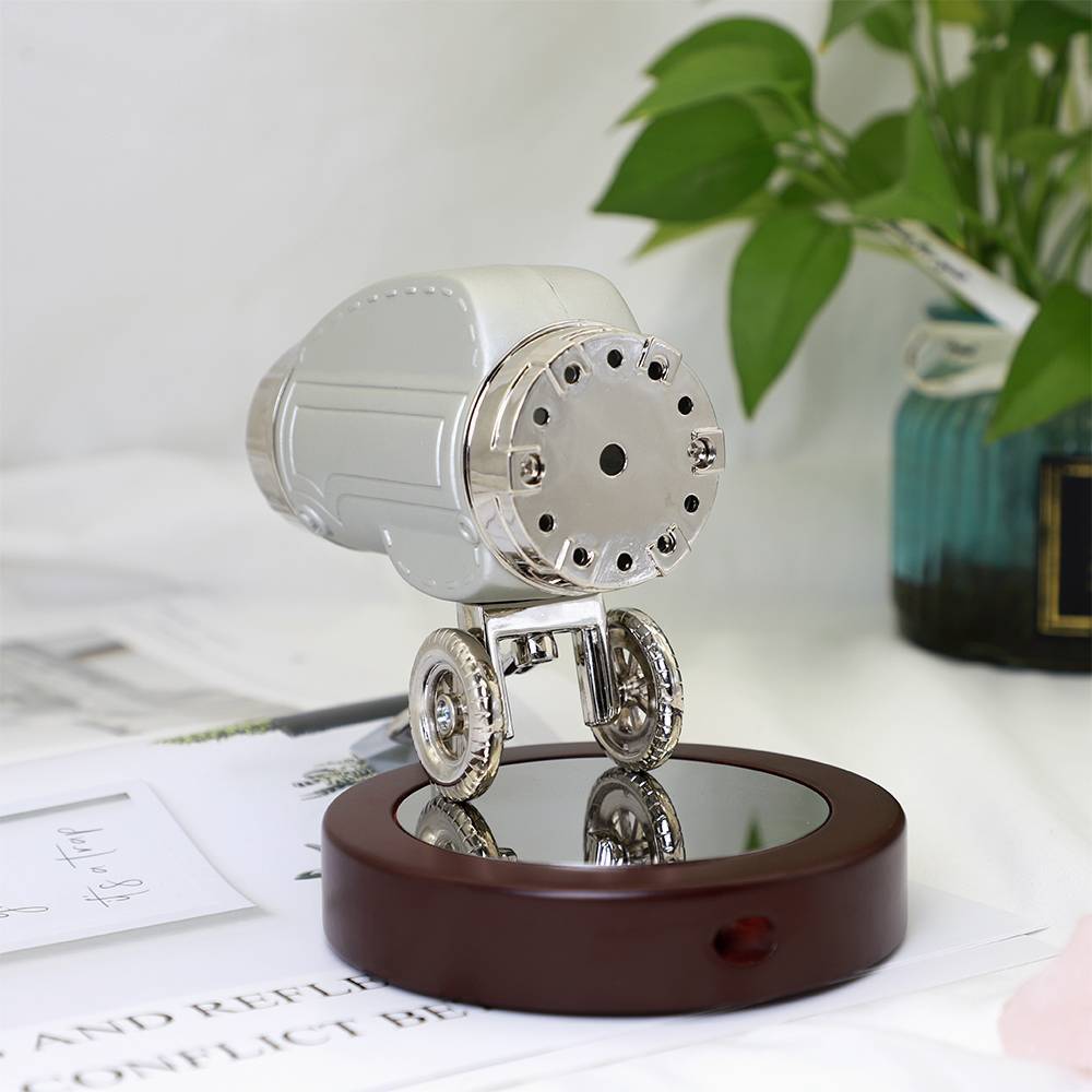 Wholesale New Arrival Business Metal Craft Desktop Decoration Alloy Pen Containe