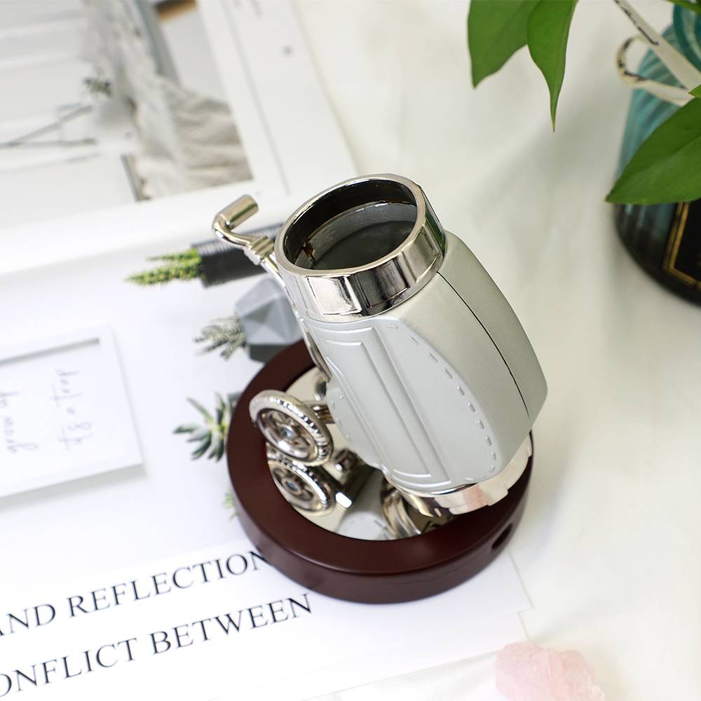Wholesale New Arrival Business Metal Craft Desktop Decoration Alloy Pen Containe