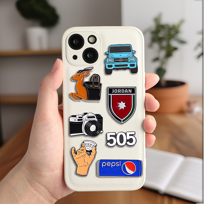 Wholesale Cute Enamel Lapel Pins Custom Logo Bronze Carved Painted Phone Sticker